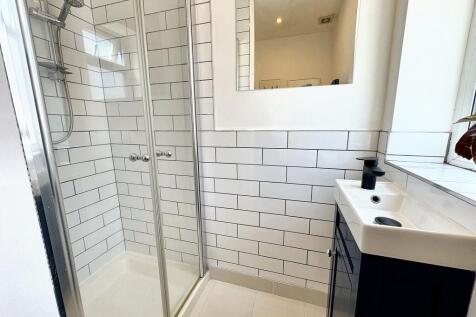 Bedroom Two En-suite