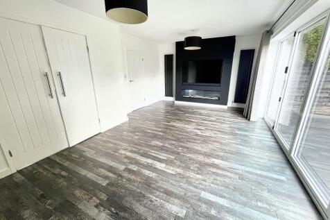 Lounge-Dining Room