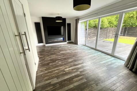 Lounge-Dining Room