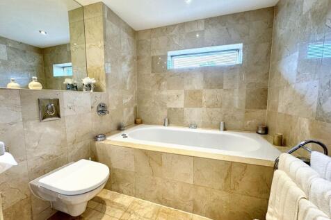 Master En-Suite