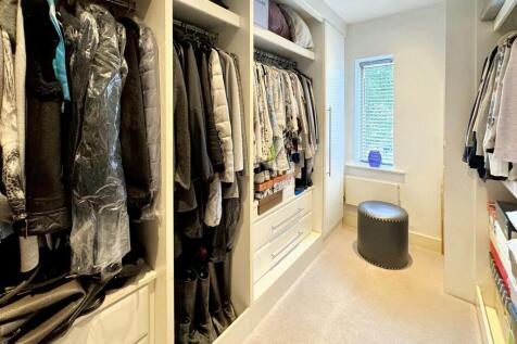 Master Walk-In