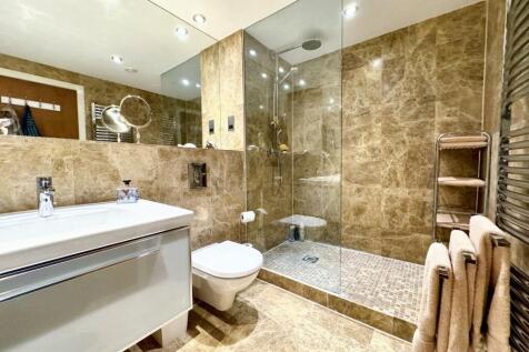 En-Suite 2