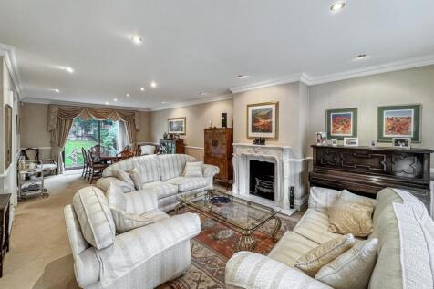Lounge / Dining Room