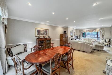 Lounge / Dining Room