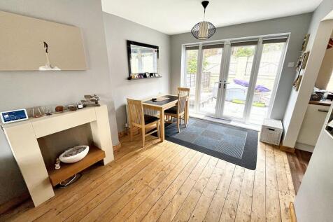 Lounge-Dining Room