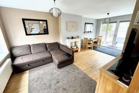 Lounge-Dining Room