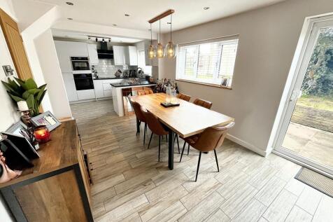 Kitchen/Dining/Family room