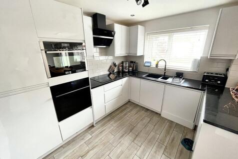 Kitchen/Dining/Family room