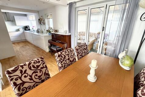 Lounge Dining Room