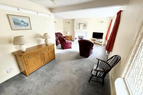 Lounge-Dining Room