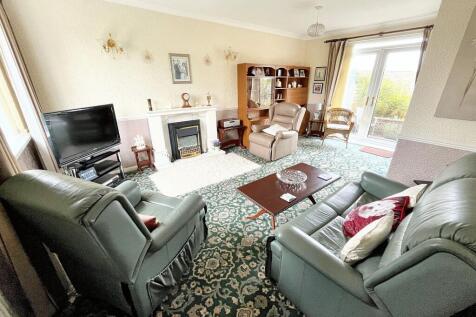 Sunshine Lounge Dining Room