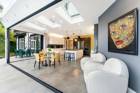 Kitchen / Breakfast Room