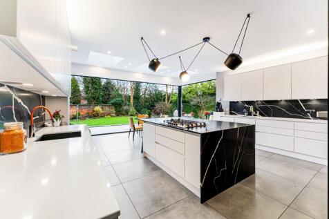 Kitchen / Breakfast Room