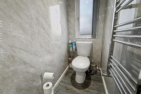 Master Bedroom En-suite