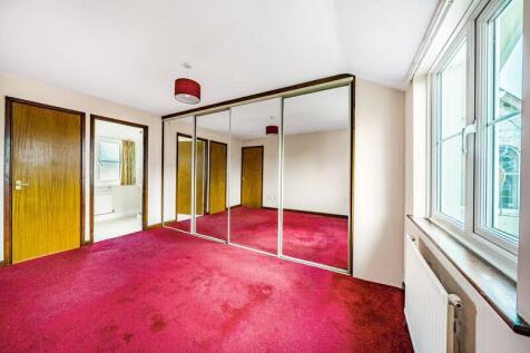 Bedroom with ensuite