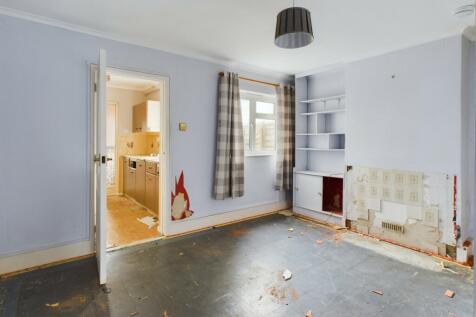 CAM02519G0-PR0080-STILL005