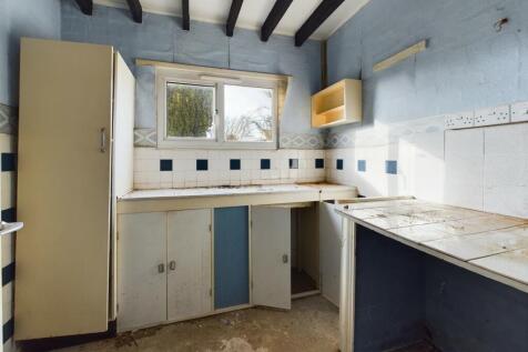 CAM02519G0-PR0080-STILL007