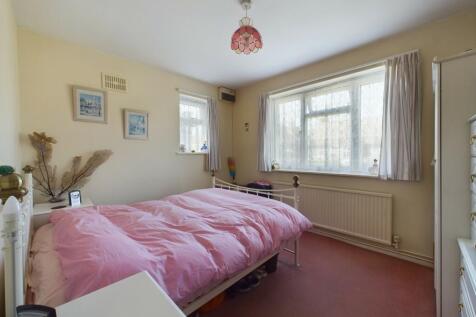 CAM02545G0-PR0192-STILL005