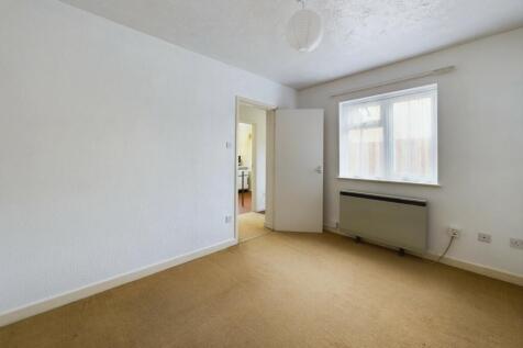 CAM02545G0-PR0256-STILL002