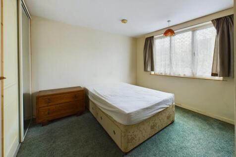 CAM02545G0-PR0296-STILL006