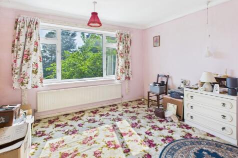 CAM02519G0-PR0269-STILL012