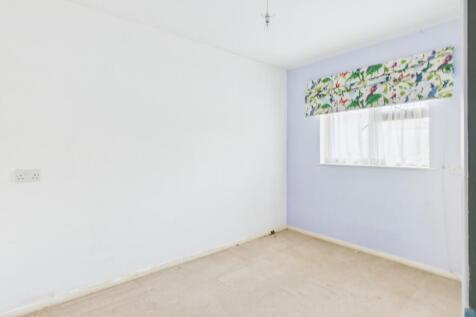 CAM02519G0-PR0242-STILL008