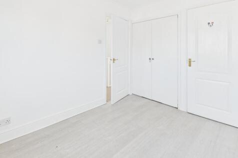 CAM02545G0-PR0373-STILL016
