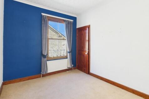 CAM02545G0-PR0384-STILL015