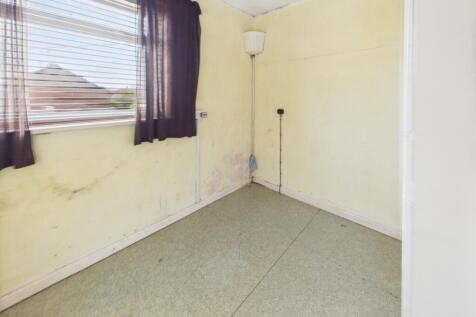 CAM02545G0-PR0396-STILL017