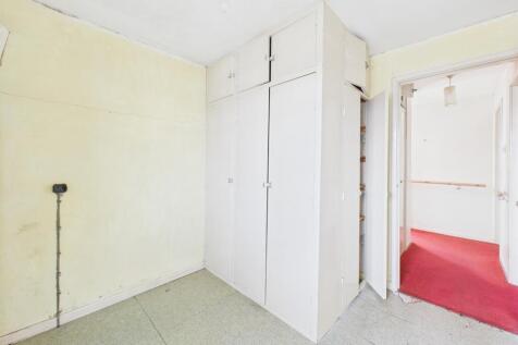 CAM02545G0-PR0396-STILL018