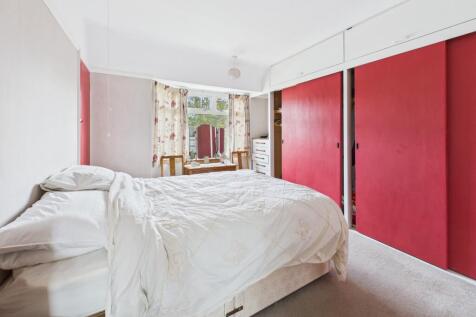 CAM02545G0-PR0526-STILL008