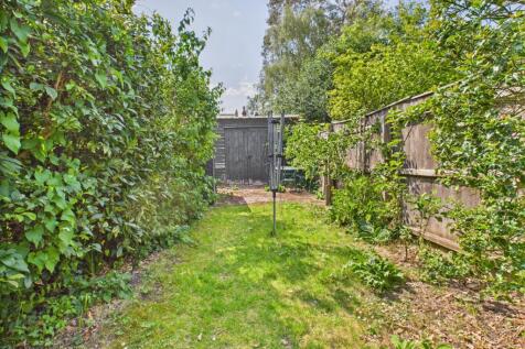 CAM02545G0-PR0418-STILL010