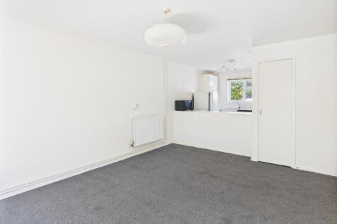 CAM02545G0-PR0439-STILL006