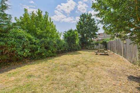 CAM02545G0-PR0443-STILL005
