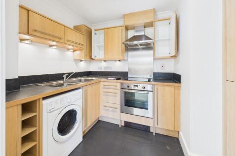 CAM02545G0-PR0502-STILL001