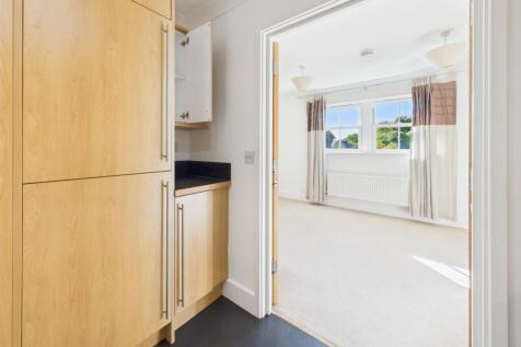 CAM02545G0-PR0502-STILL002