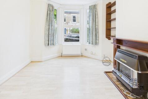 CAM02545G0-PR0504-STILL005