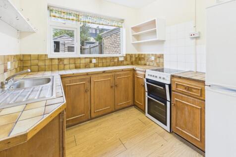 CAM02545G0-PR0504-STILL001