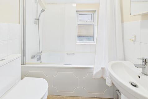 CAM02545G0-PR0504-STILL006