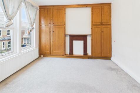 CAM02545G0-PR0504-STILL010