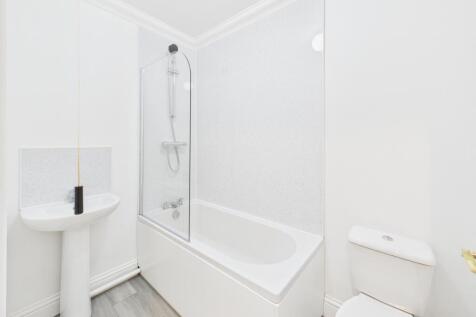 CAM02545G0-PR0472-STILL007