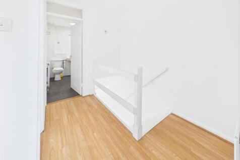 CAM02545G0-PR0409-STILL020