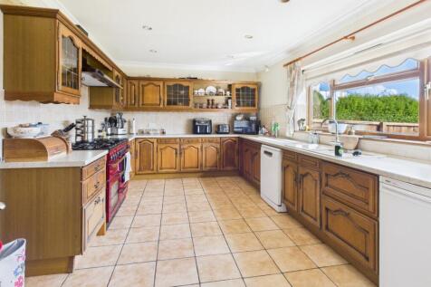 CAM02519G0-PR0343-STILL003