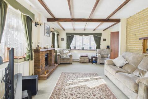 CAM02519G0-PR0343-STILL009