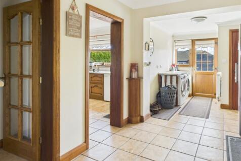 CAM02519G0-PR0343-STILL001