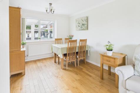 CAM02519G0-PR0339-STILL025