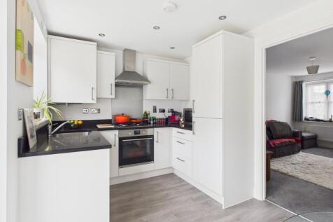 CAM02519G0-PR0262-STILL010