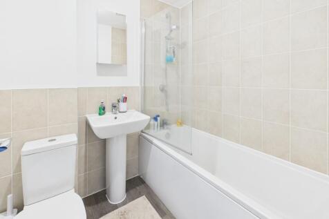 CAM02519G0-PR0262-STILL005