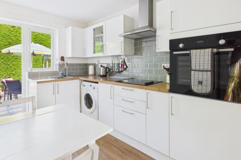 CAM02519G0-PR0345-STILL007