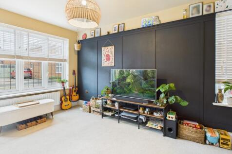 CAM02519G0-PR0351-STILL006